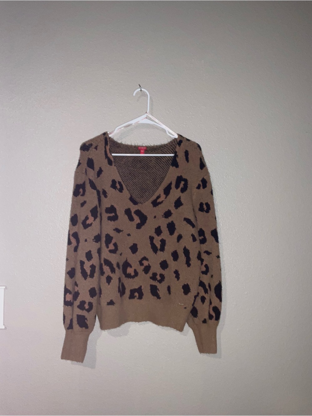 GUESS Leopard Print V-Neck Sweater - Brown/Black